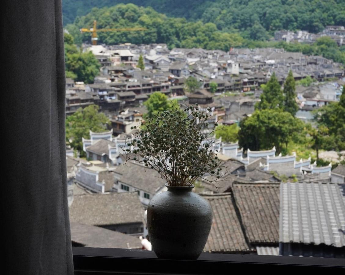 Yun 起 Iju 庭院 观 Jing 民宿 Hotel Fenghuang County Exterior photo